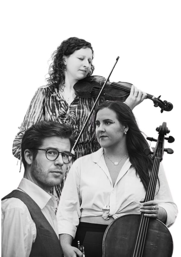 Trio Amitiés Laura Alexander, Adriana Isaku, Kryklund Magnus